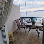 公寓 Korinthian Sea View *