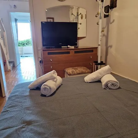 Korinthian Sea View Apartment *