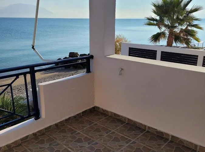 Korinthian Sea View Apartmán *
